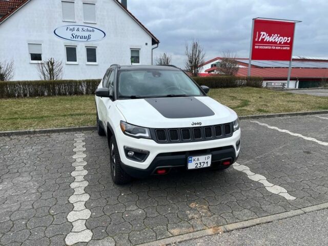 Білий Джип Compass, об'ємом двигуна 2.4 л та пробігом 88 тис. км за 16000 $, фото 1 на Automoto.ua