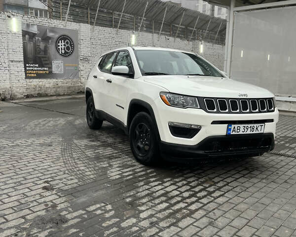 Білий Джип Compass, об'ємом двигуна 2.36 л та пробігом 205 тис. км за 12799 $, фото 1 на Automoto.ua