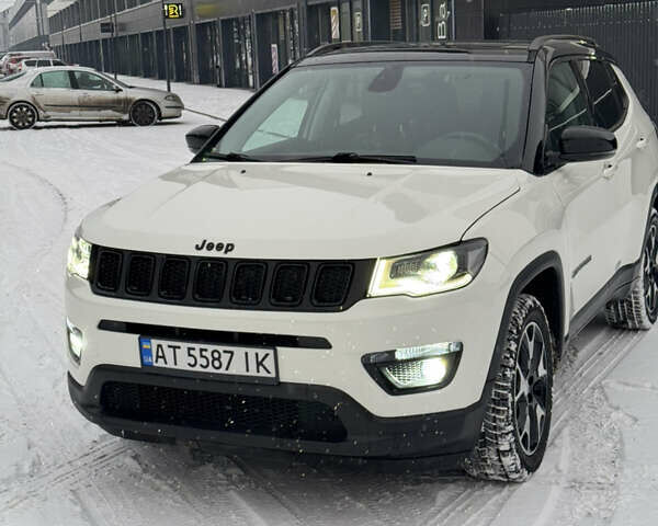 Білий Джип Compass, об'ємом двигуна 2.4 л та пробігом 117 тис. км за 16500 $, фото 1 на Automoto.ua