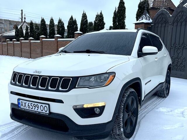 Білий Джип Compass, об'ємом двигуна 2.4 л та пробігом 131 тис. км за 16999 $, фото 1 на Automoto.ua
