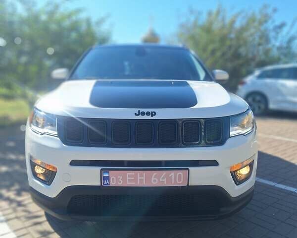 Білий Джип Compass, об'ємом двигуна 2.36 л та пробігом 180 тис. км за 13150 $, фото 1 на Automoto.ua