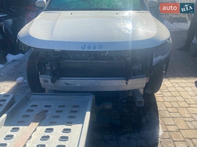 Белый Джип Компас, объемом двигателя 2.36 л и пробегом 185 тыс. км за 8500 $, фото 1 на Automoto.ua