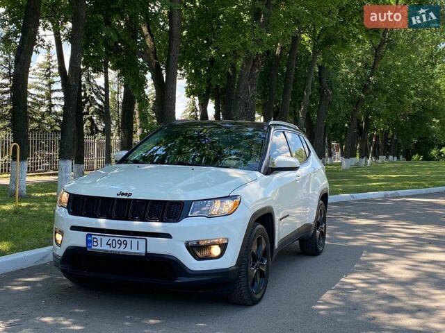 Белый Джип Компас, объемом двигателя 2.36 л и пробегом 218 тыс. км за 11900 $, фото 1 на Automoto.ua