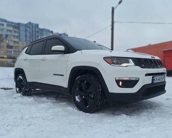 Белый Джип Компас, объемом двигателя 2.36 л и пробегом 180 тыс. км за 11650 $, фото 1 на Automoto.ua