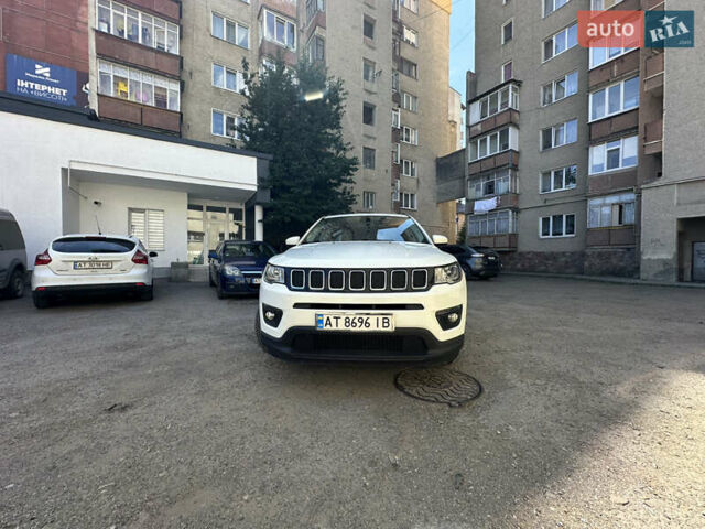 Белый Джип Компас, объемом двигателя 2.4 л и пробегом 137 тыс. км за 15500 $, фото 1 на Automoto.ua