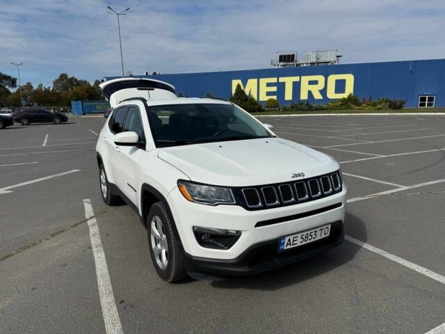 Білий Джип Compass, об'ємом двигуна 2.4 л та пробігом 73 тис. км за 14800 $, фото 1 на Automoto.ua