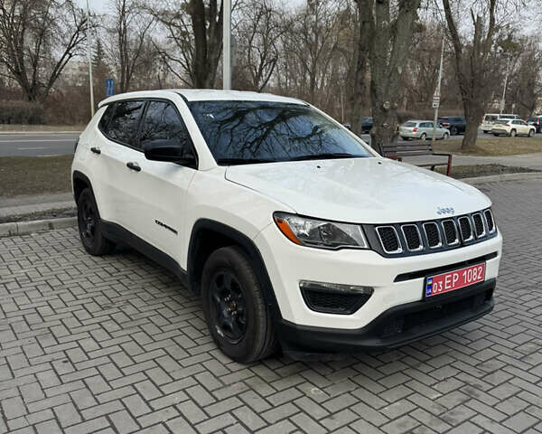 Белый Джип Компас, объемом двигателя 2.4 л и пробегом 175 тыс. км за 12650 $, фото 1 на Automoto.ua