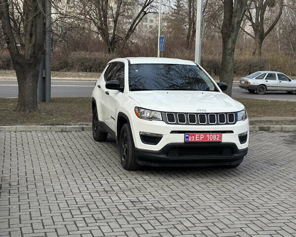 Белый Джип Компас, объемом двигателя 2.4 л и пробегом 179 тыс. км за 13000 $, фото 1 на Automoto.ua