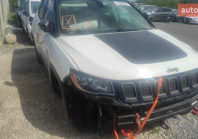 Білий Джип Compass, об'ємом двигуна 2.4 л та пробігом 154 тис. км за 7700 $, фото 1 на Automoto.ua