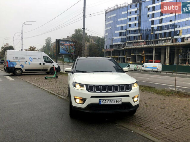 Белый Джип Компас, объемом двигателя 2.38 л и пробегом 57 тыс. км за 14950 $, фото 1 на Automoto.ua
