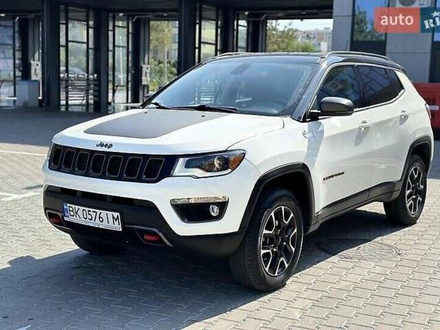 Белый Джип Компас, объемом двигателя 2.36 л и пробегом 114 тыс. км за 13999 $, фото 1 на Automoto.ua