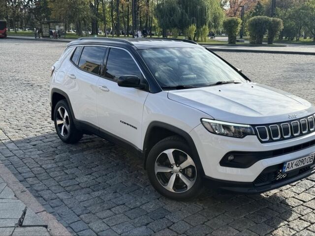 Белый Джип Компас, объемом двигателя 2.4 л и пробегом 34 тыс. км за 19500 $, фото 1 на Automoto.ua