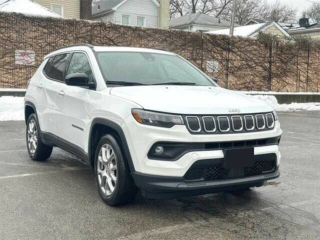 Білий Джип Compass, об'ємом двигуна 2.4 л та пробігом 22 тис. км за 4400 $, фото 1 на Automoto.ua