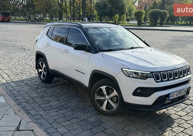 Белый Джип Компас, объемом двигателя 2.36 л и пробегом 34 тыс. км за 19500 $, фото 1 на Automoto.ua