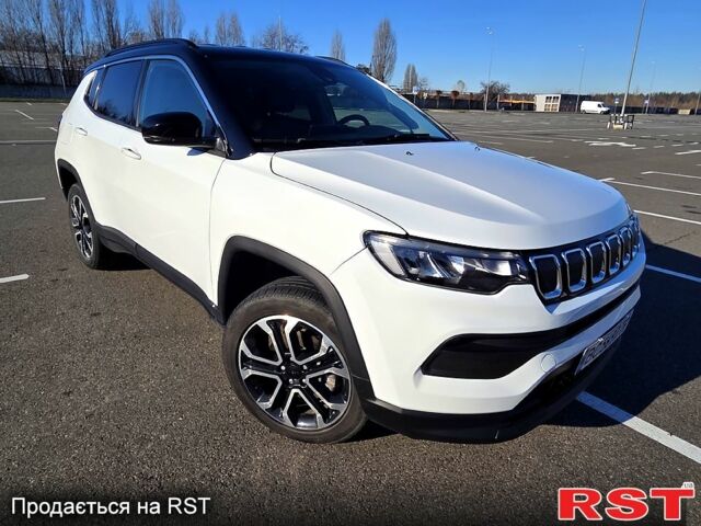 Білий Джип Compass, об'ємом двигуна 2.4 л та пробігом 95 тис. км за 17300 $, фото 1 на Automoto.ua