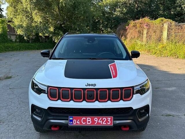 Білий Джип Compass, об'ємом двигуна 2.4 л та пробігом 64 тис. км за 24000 $, фото 1 на Automoto.ua