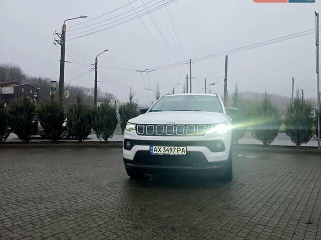 Белый Джип Компас, объемом двигателя 2.36 л и пробегом 28 тыс. км за 22499 $, фото 1 на Automoto.ua