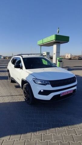 Белый Джип Компас, объемом двигателя 2.4 л и пробегом 14 тыс. км за 18999 $, фото 1 на Automoto.ua