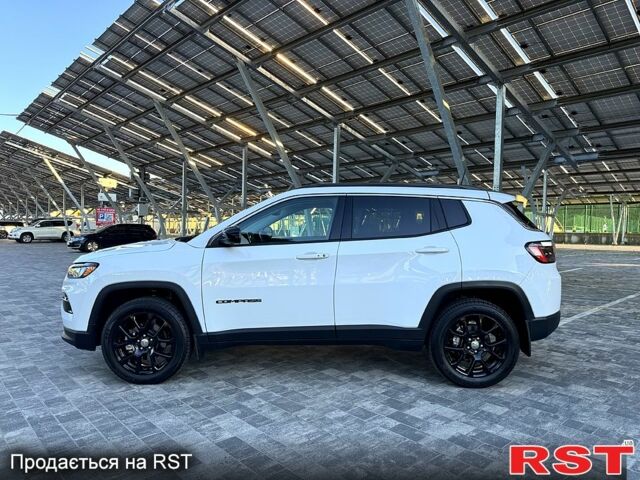Білий Джип Compass, об'ємом двигуна 2.4 л та пробігом 210 тис. км за 18900 $, фото 1 на Automoto.ua