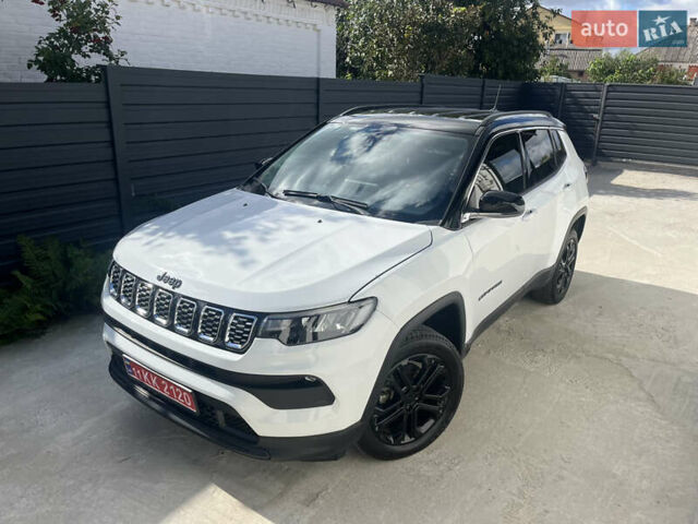 Білий Джип Compass, об'ємом двигуна 2.4 л та пробігом 93 тис. км за 17500 $, фото 1 на Automoto.ua