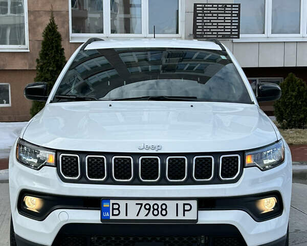 Білий Джип Compass, об'ємом двигуна 2 л та пробігом 30 тис. км за 19500 $, фото 1 на Automoto.ua