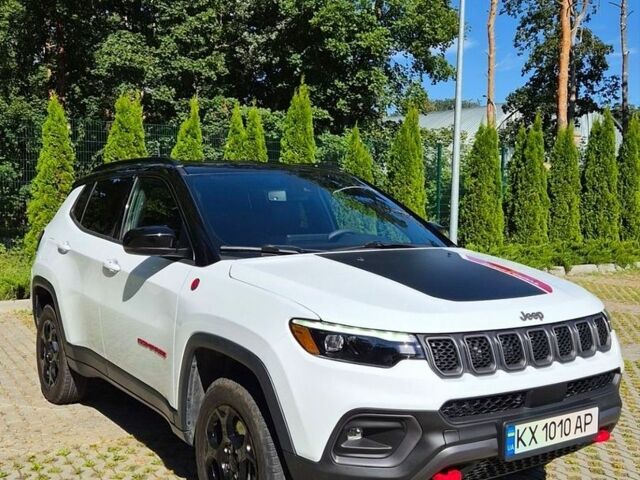Белый Джип Компас, объемом двигателя 2 л и пробегом 14 тыс. км за 25600 $, фото 1 на Automoto.ua