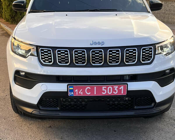 Белый Джип Компас, объемом двигателя 2 л и пробегом 46 тыс. км за 20500 $, фото 1 на Automoto.ua