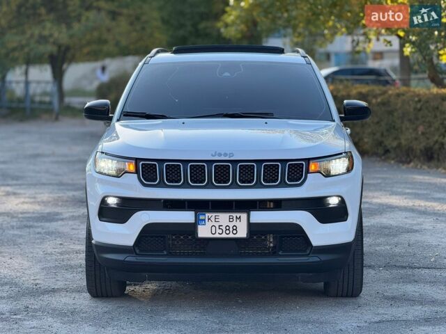 Білий Джип Compass, об'ємом двигуна 2 л та пробігом 99 тис. км за 17700 $, фото 1 на Automoto.ua