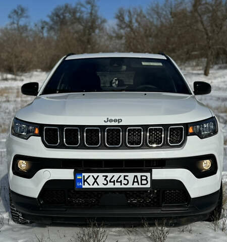 Білий Джип Compass, об'ємом двигуна 2 л та пробігом 40 тис. км за 21300 $, фото 1 на Automoto.ua