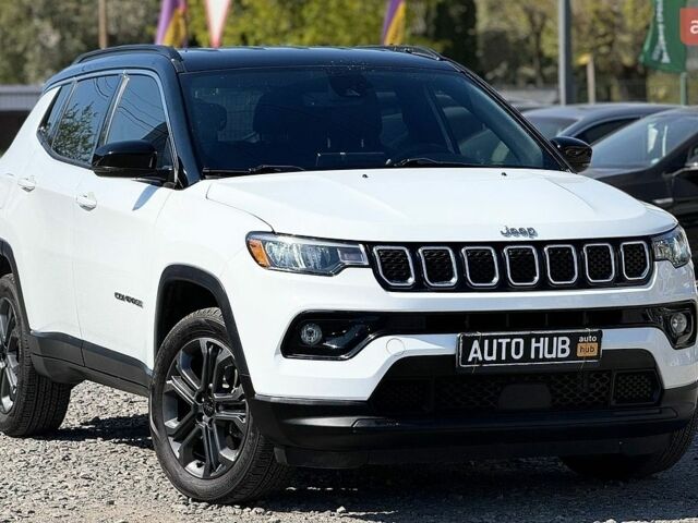 Білий Джип Compass, об'ємом двигуна 2 л та пробігом 102 тис. км за 18999 $, фото 1 на Automoto.ua