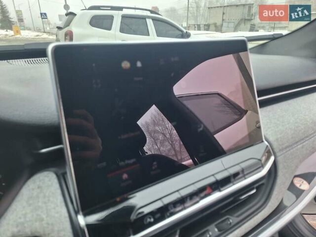 Белый Джип Компас, объемом двигателя 2 л и пробегом 62 тыс. км за 17999 $, фото 1 на Automoto.ua