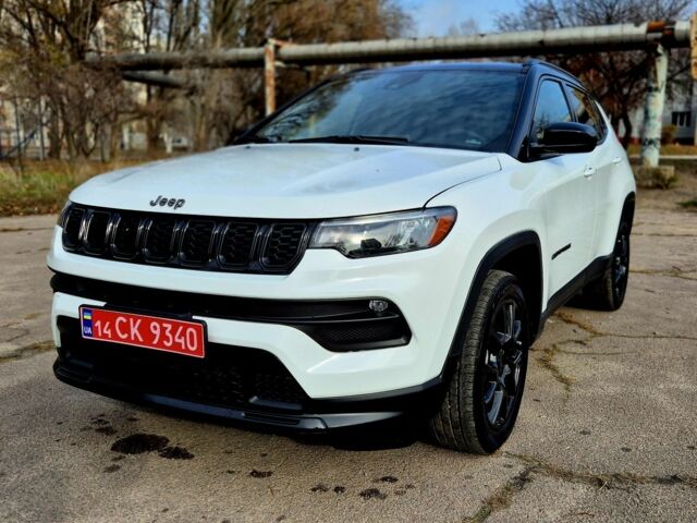 Белый Джип Компас, объемом двигателя 2 л и пробегом 8 тыс. км за 22400 $, фото 1 на Automoto.ua