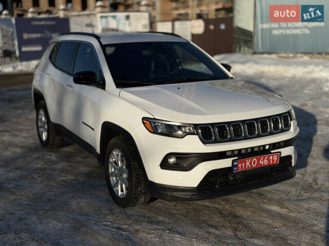 Белый Джип Компас, объемом двигателя 2 л и пробегом 28 тыс. км за 20300 $, фото 1 на Automoto.ua