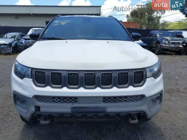 Белый Джип Компас, объемом двигателя 2 л и пробегом 55 тыс. км за 12250 $, фото 1 на Automoto.ua