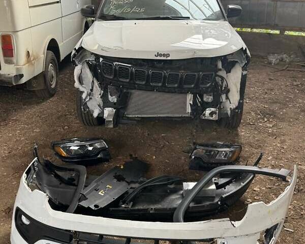 Белый Джип Компас, объемом двигателя 2 л и пробегом 7 тыс. км за 14900 $, фото 1 на Automoto.ua