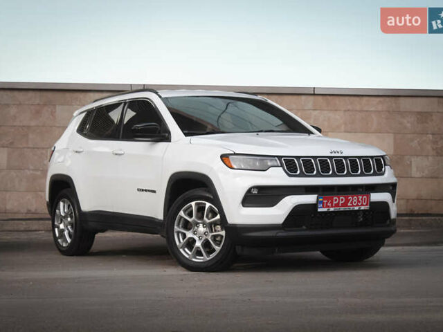 Белый Джип Компас, объемом двигателя 2 л и пробегом 13 тыс. км за 22500 $, фото 1 на Automoto.ua