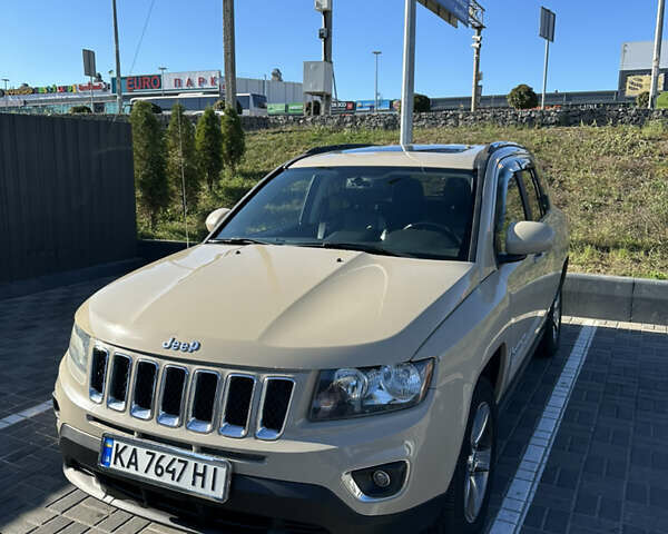 Бежевий Джип Compass, об'ємом двигуна 2 л та пробігом 80 тис. км за 12500 $, фото 1 на Automoto.ua