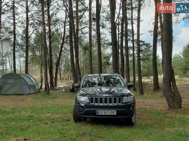 Черный Джип Компас, объемом двигателя 2.36 л и пробегом 311 тыс. км за 9670 $, фото 1 на Automoto.ua