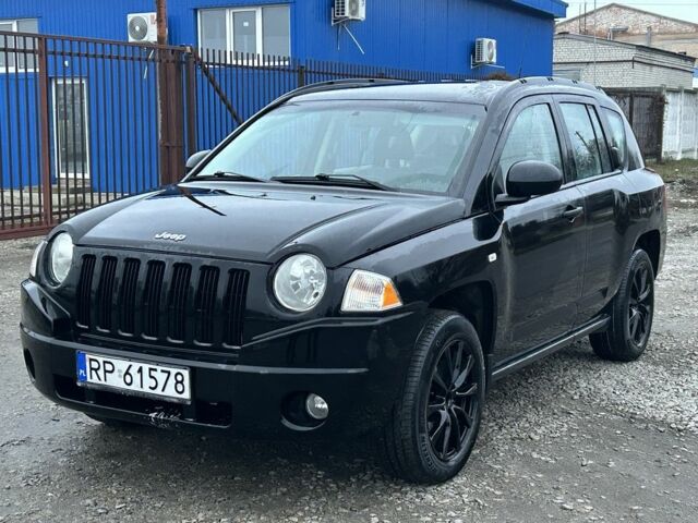 Черный Джип Компас, объемом двигателя 2.4 л и пробегом 219 тыс. км за 3550 $, фото 1 на Automoto.ua