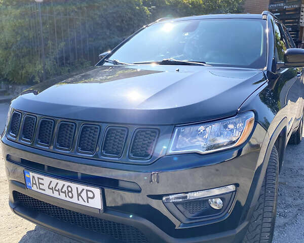 Черный Джип Компас, объемом двигателя 2.36 л и пробегом 105 тыс. км за 14000 $, фото 1 на Automoto.ua
