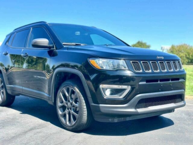 Чорний Джип Compass, об'ємом двигуна 2.4 л та пробігом 30 тис. км за 9500 $, фото 1 на Automoto.ua