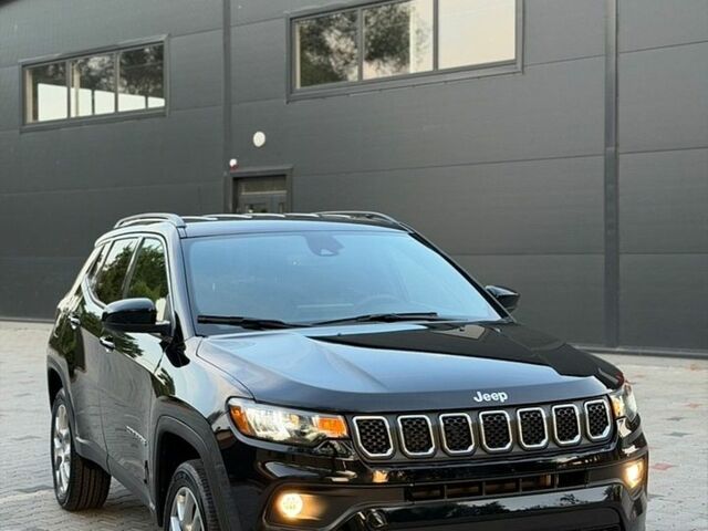 Чорний Джип Compass, об'ємом двигуна 2 л та пробігом 55 тис. км за 18500 $, фото 1 на Automoto.ua