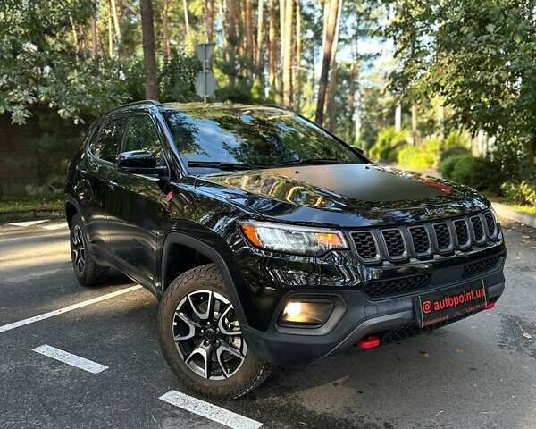Черный Джип Компас, объемом двигателя 2 л и пробегом 10 тыс. км за 25999 $, фото 1 на Automoto.ua