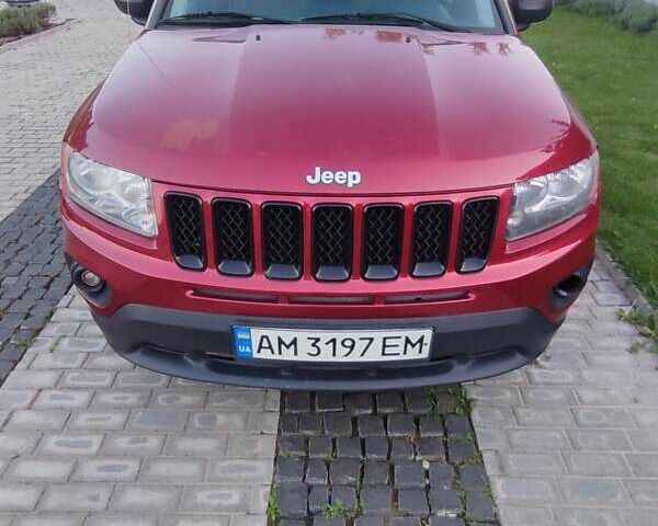 Червоний Джип Compass, об'ємом двигуна 2 л та пробігом 178 тис. км за 8700 $, фото 1 на Automoto.ua