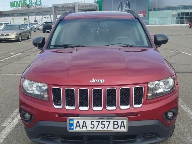 Красный Джип Компас, объемом двигателя 2 л и пробегом 180 тыс. км за 11900 $, фото 1 на Automoto.ua