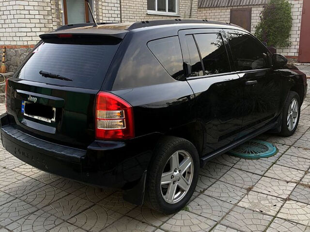 Джип Компас, объемом двигателя 2.4 л и пробегом 300 тыс. км за 6500 $, фото 1 на Automoto.ua