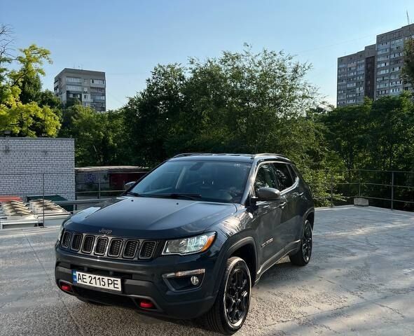 Сірий Джип Compass, об'ємом двигуна 2.4 л та пробігом 0 тис. км за 1640 $, фото 1 на Automoto.ua