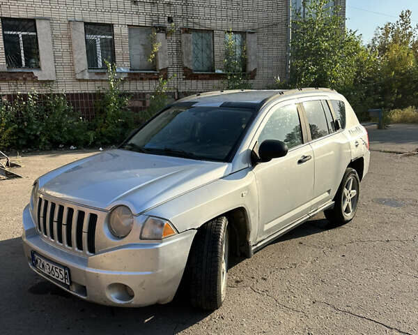 Сірий Джип Compass, об'ємом двигуна 2 л та пробігом 300 тис. км за 2100 $, фото 1 на Automoto.ua