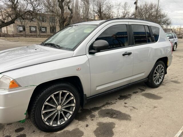 Сірий Джип Compass, об'ємом двигуна 2.4 л та пробігом 320 тис. км за 5800 $, фото 1 на Automoto.ua