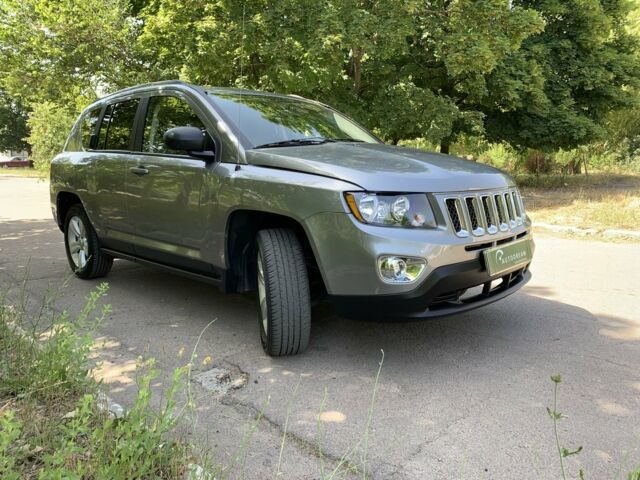 Сірий Джип Compass, об'ємом двигуна 24 л та пробігом 75 тис. км за 10000 $, фото 1 на Automoto.ua